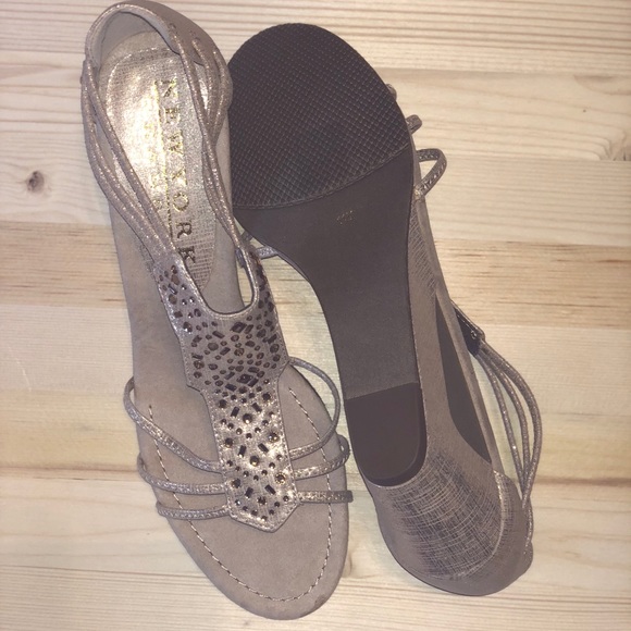 Nude Wedges w Sequins - Picture 4 of 4